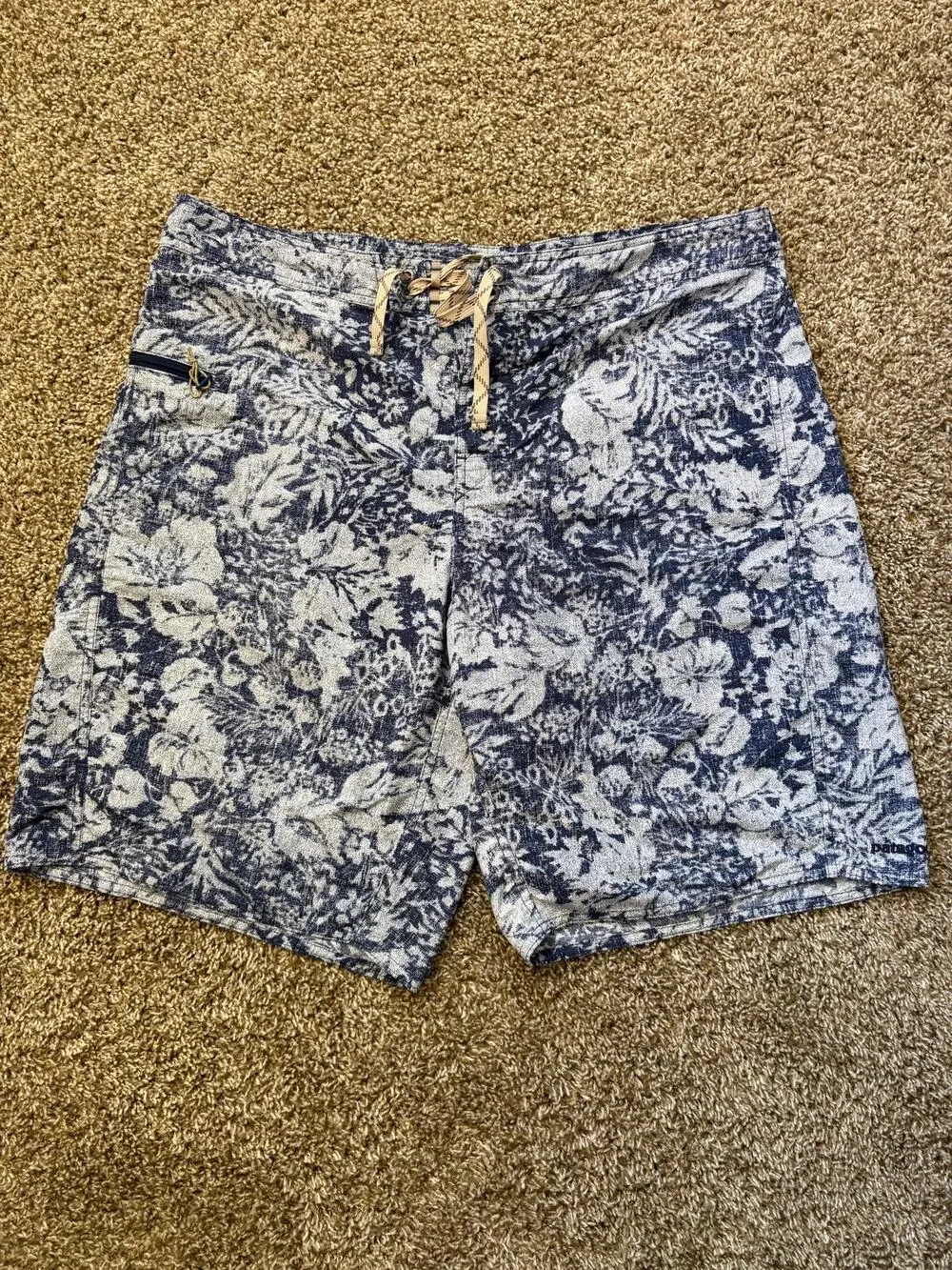 Patagonia Floral Pattern Nylon Board Shorts w/ Drawstring Mens Size 36